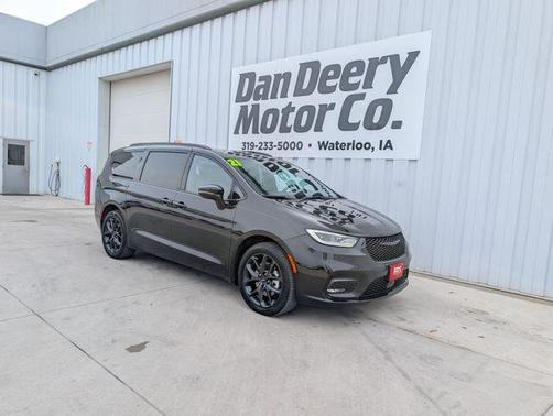 2021 Chrysler Pacifica Touring-L