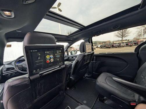 2021 Chrysler Pacifica Touring-L