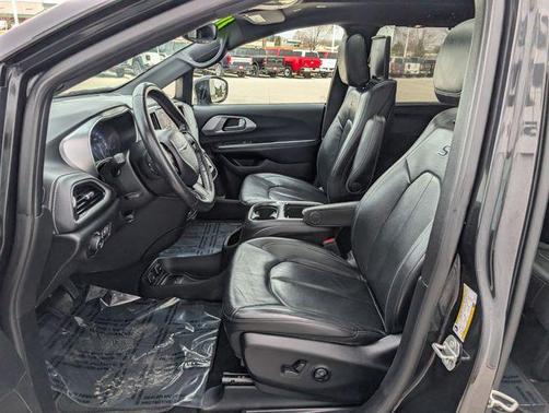 2021 Chrysler Pacifica Touring-L