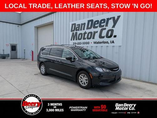 Brilliant Black Crystal Pearlcoat 2021 Chrysler Voyager LXI