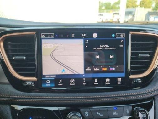 Diamond Black 2027 Chrysler Pacifica Pinnacle