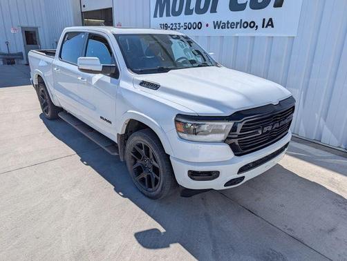 Bright White Clearcoat 2020 RAM 1500 Laramie