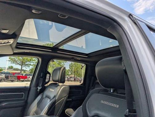 Bright White Clearcoat 2020 RAM 1500 Laramie