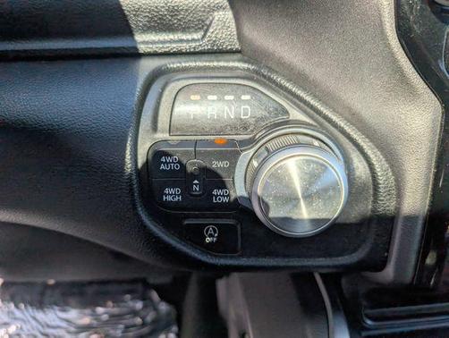 Bright White Clearcoat 2020 RAM 1500 Laramie