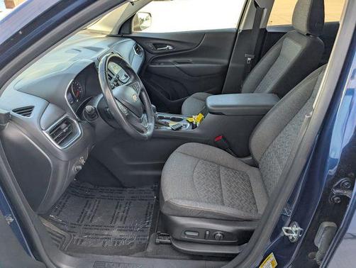 Blue Glow Metallic 2022 Chevrolet Equinox 1LT