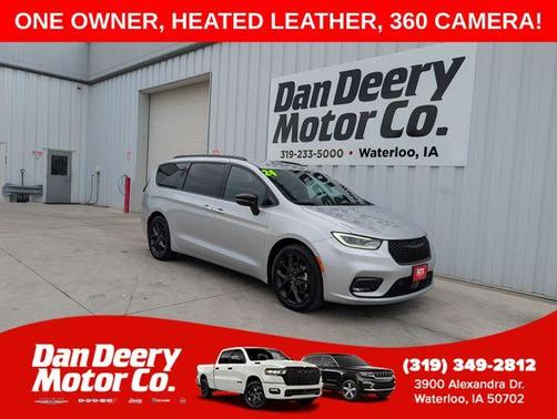 Silver Mist Clearcoat 2024 Chrysler Pacifica Touring-L