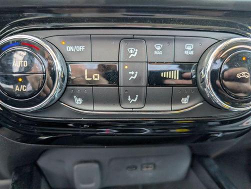 Sterling Gray Metallic 2025 Chevrolet Trax LT
