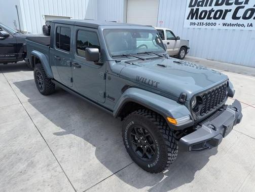 2025 Jeep Gladiator Sport