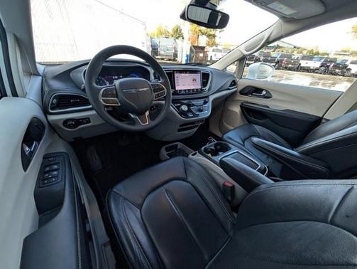 2022 Chrysler Pacifica Touring-L