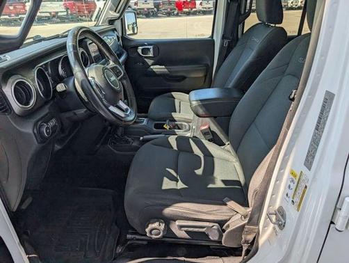 Bright White Clearcoat 2019 Jeep Wrangler Unlimited Sahara