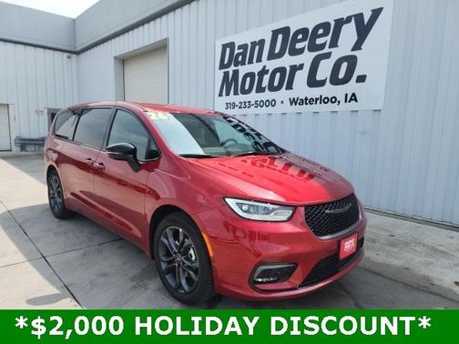 2026 Chrysler Pacifica Select