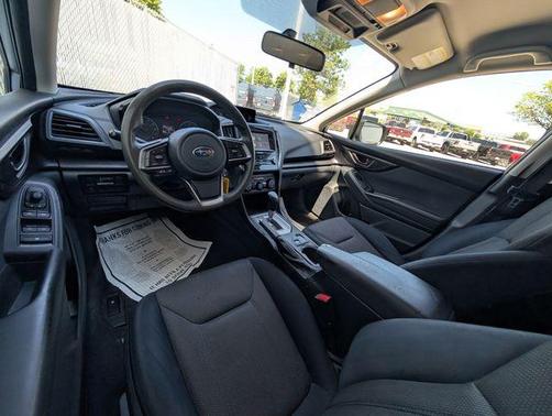 Ice Silver Metallic 2018 Subaru Crosstrek 2.0i