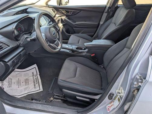 Ice Silver Metallic 2018 Subaru Crosstrek 2.0i