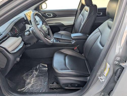 Sting Gray Clearcoat 2024 Jeep Compass Limited