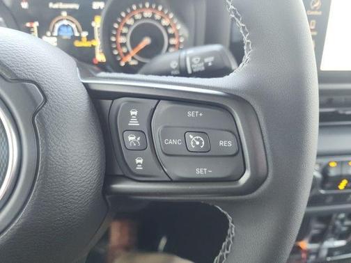 Bright White Clearcoat 2026 Jeep Gladiator Rubicon