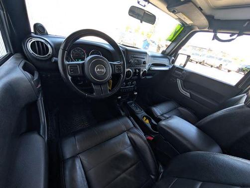 Black Clearcoat 2012 Jeep Wrangler Unlimited Rubicon