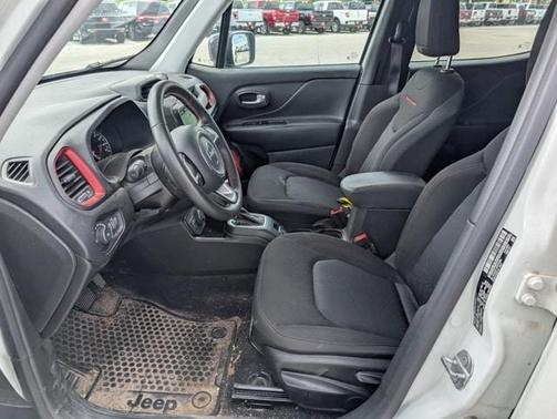 2023 Jeep Renegade Trailhawk