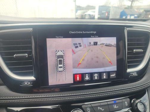 Bright White Clearcoat 2026 Chrysler Pacifica Select