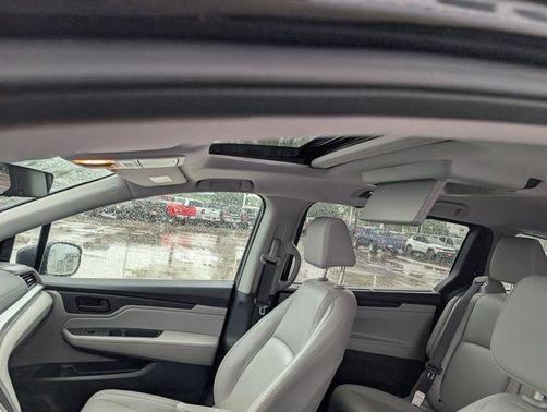 Crystal Black Pearl 2018 Honda Odyssey EX-L