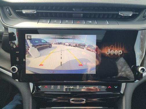 Diamond Black 2026 Jeep Grand Cherokee L Laredo