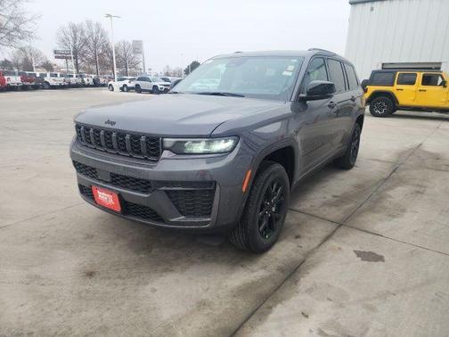Metallic 2026 Jeep Grand Cherokee L Laredo