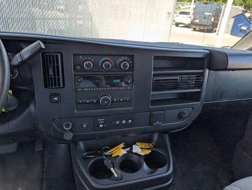 Summit White 2018 Chevrolet Express 3500 LT