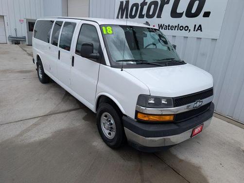 Summit White 2018 Chevrolet Express 3500 LT