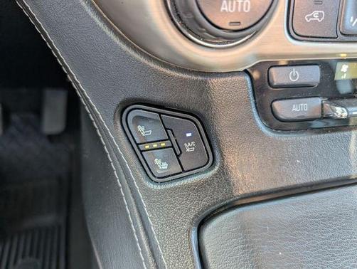 Quicksilver Metallic 2016 GMC Yukon Denali