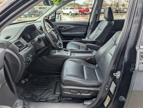 Crystal Black Pearl 2022 Honda Pilot Special Edition