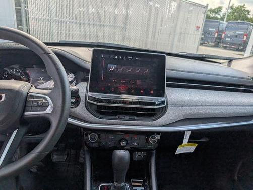 Bright White Clearcoat 2024 Jeep Compass Sport