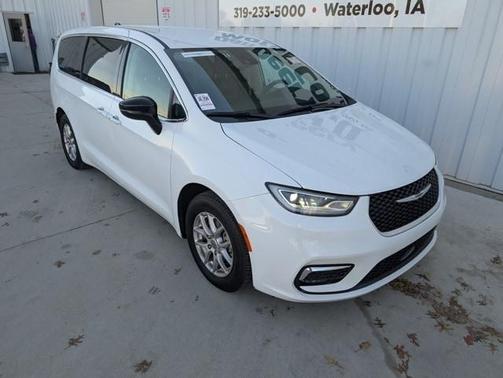 2024 Chrysler Pacifica Touring-L