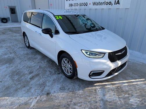 2024 Chrysler Pacifica Touring-L