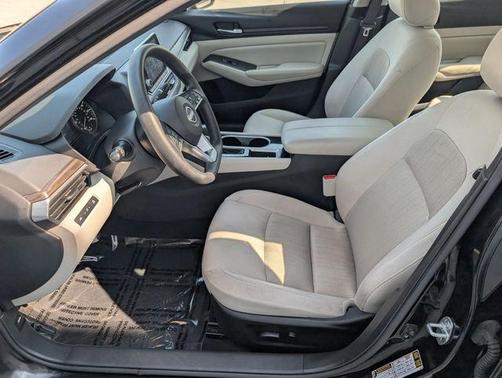 Black 2024 Nissan Altima 2.5 SV