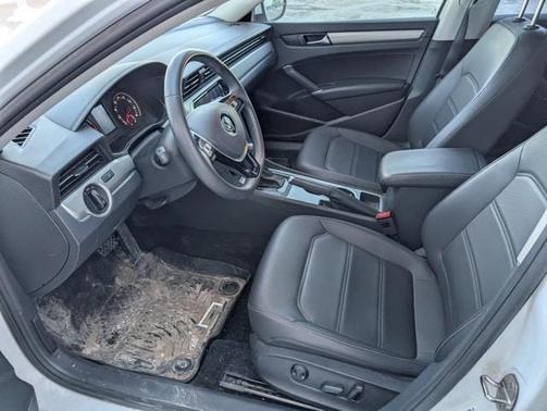 2022 Volkswagen Passat 2.0T SE
