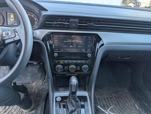 2022 Volkswagen Passat 2.0T SE