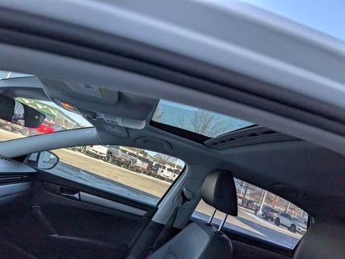 2022 Volkswagen Passat 2.0T SE