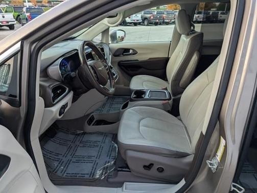 2018 Chrysler Pacifica Touring-L Plus