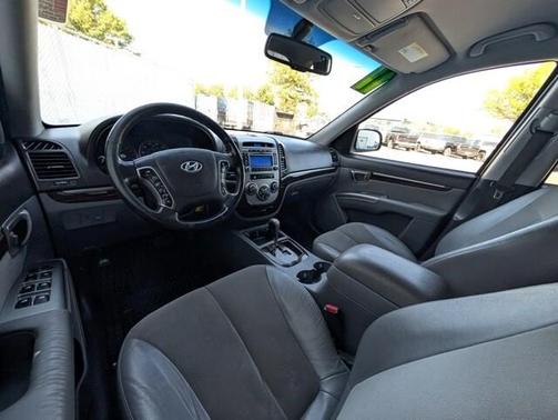 2011 Hyundai SANTA FE SE