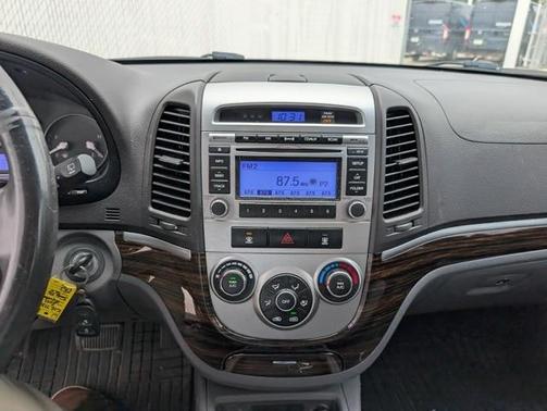 2011 Hyundai SANTA FE SE