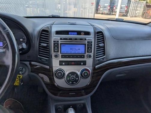 2011 Hyundai SANTA FE SE
