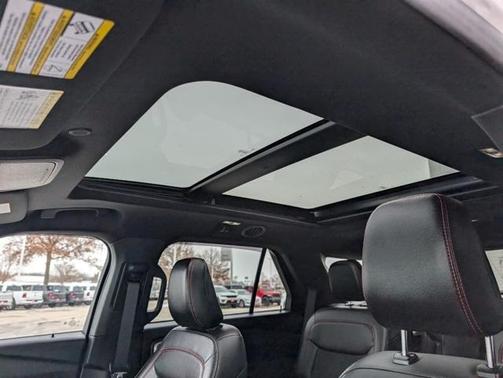 2024 Ford Explorer ST-Line