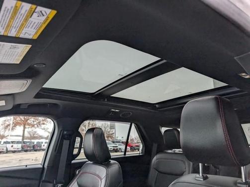 2024 Ford Explorer ST-Line