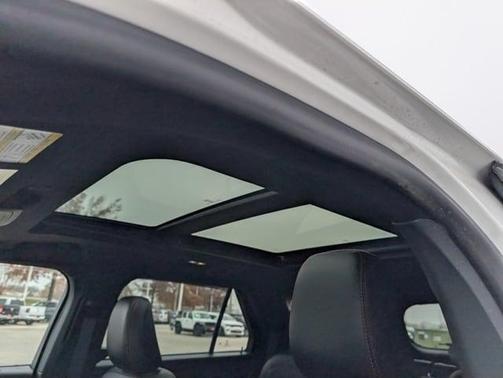 2024 Ford Explorer ST-Line