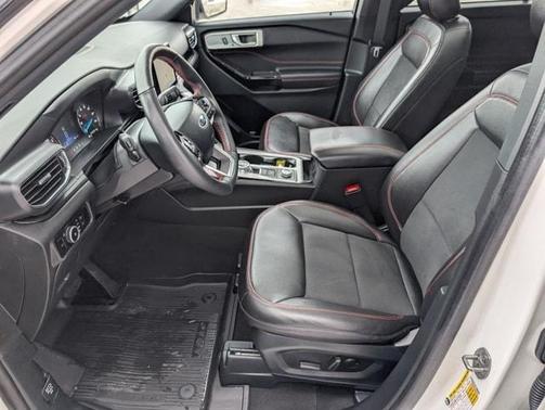 2024 Ford Explorer ST-Line