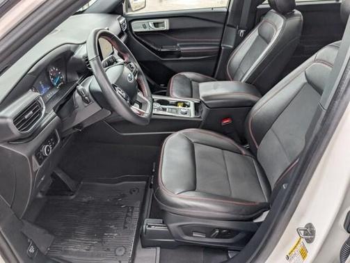 2024 Ford Explorer ST-Line