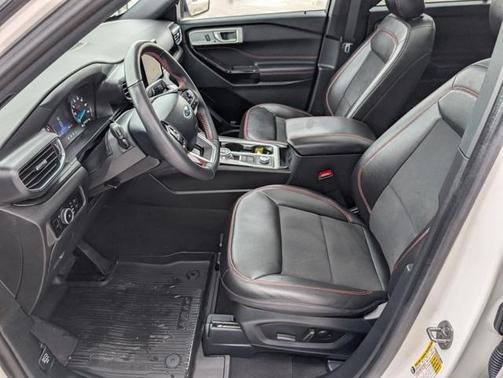 2024 Ford Explorer ST-Line