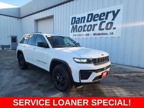 Bright White Clearcoat 2026 Jeep Grand Cherokee Laredo