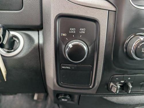 Bright White Clearcoat 2018 RAM 2500 Tradesman