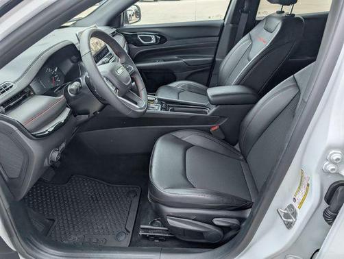 Bright White Clearcoat 2025 Jeep Compass Trailhawk