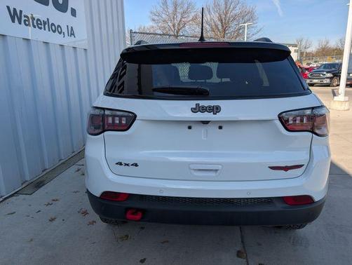 Bright White Clearcoat 2025 Jeep Compass Trailhawk